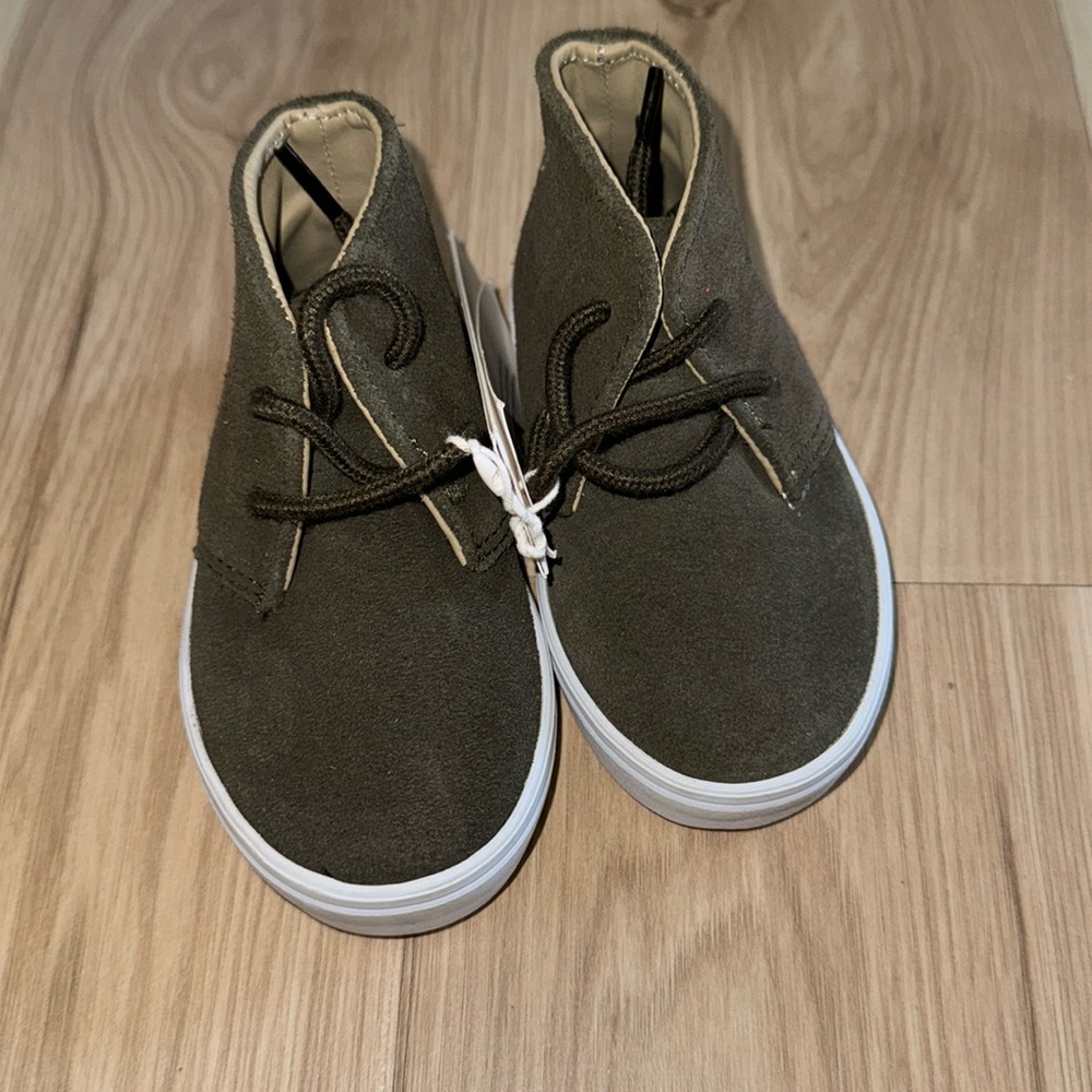 Suede shoes chukka sneakers